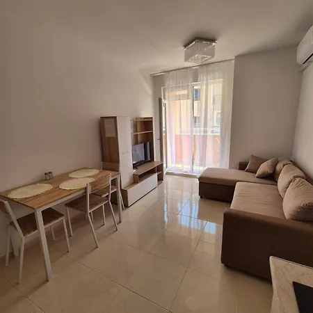 Апартамент комфортен лазур Поморие