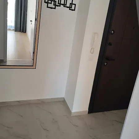 10 улица македония 33 *