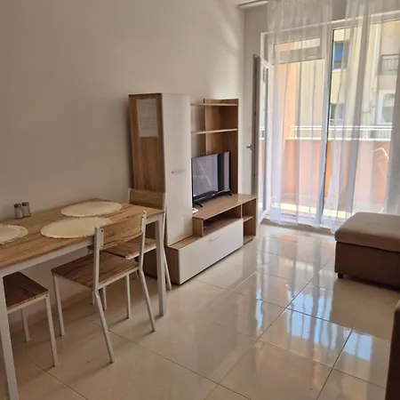 Apartman комфортен лазур