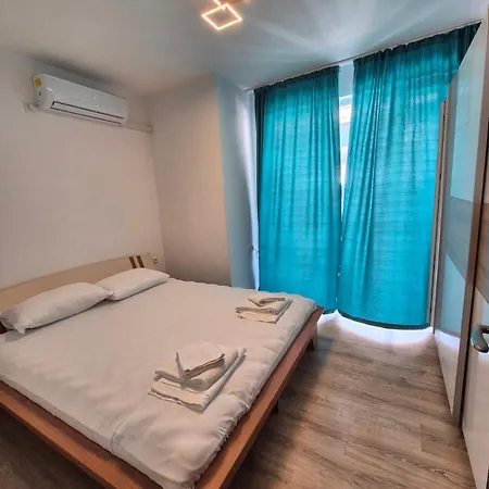 комфортен лазур * Pomorie